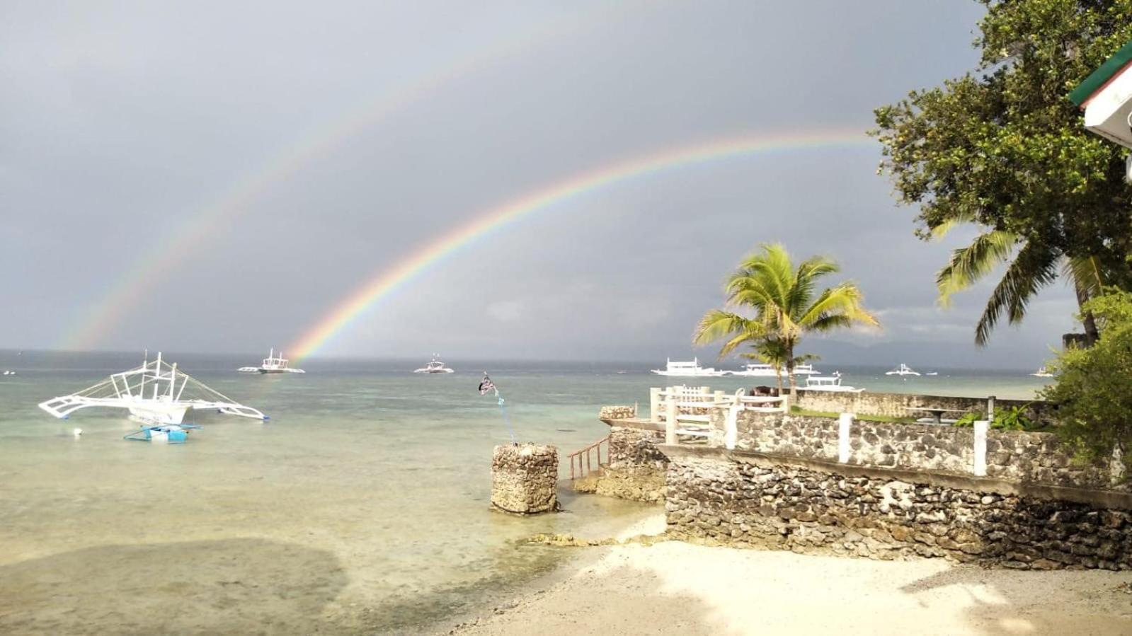 Love'S Beach & Dive Resort Moalboal Esterno foto