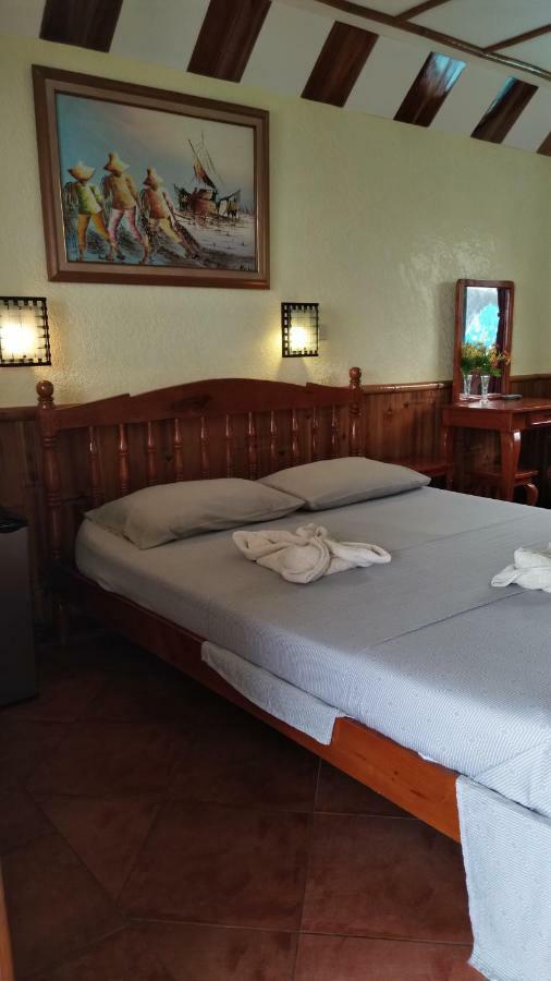 Love'S Beach & Dive Resort Moalboal Esterno foto