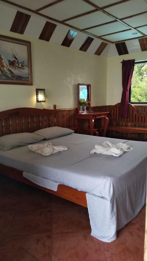 Love'S Beach & Dive Resort Moalboal Esterno foto