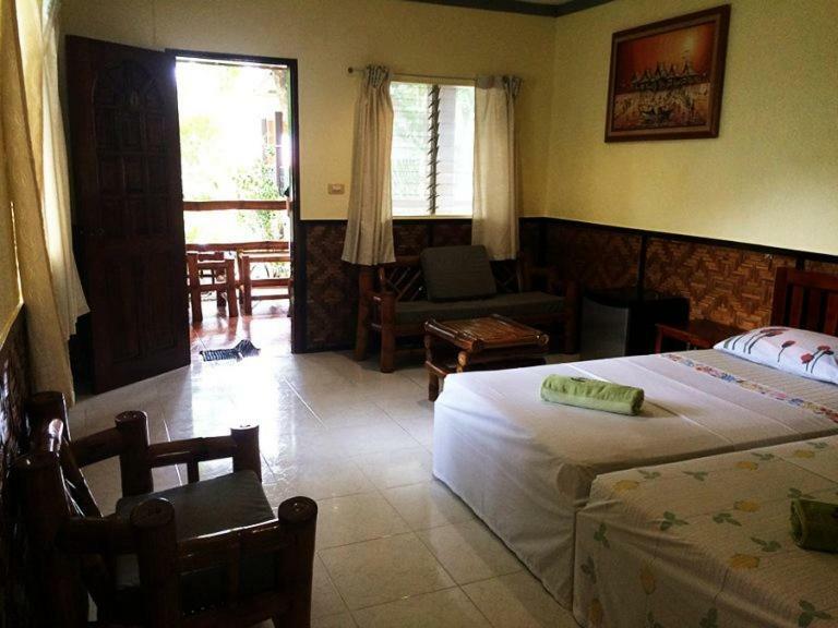 Love'S Beach & Dive Resort Moalboal Esterno foto